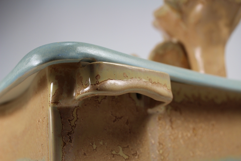 Square pet fountain with flower cascade spout and internal battery