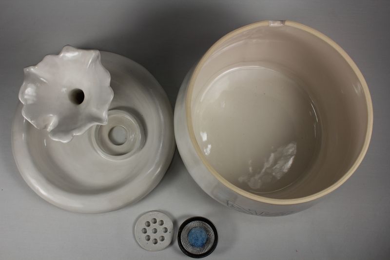Pet fountain 14-s02
