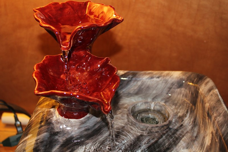 Square pet fountain with flower cascade spout and auto refill system