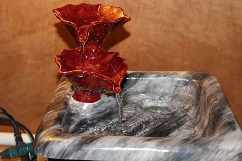 Square pet fountain with flower cascade spout and auto refill system