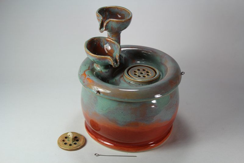 Pet drinking fountain 16-015