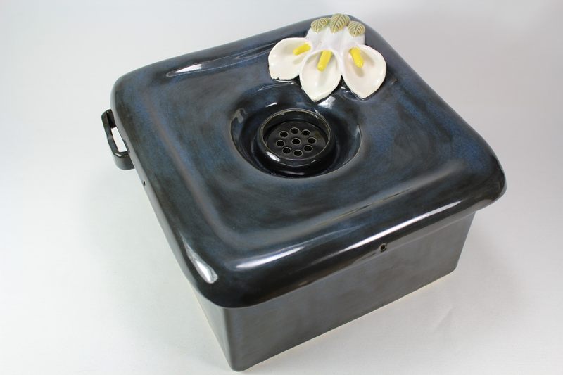 Square pet fountain with 3 lily spout and internal USB battery