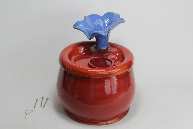 pet drinking fountain PF18025 with a flower spout